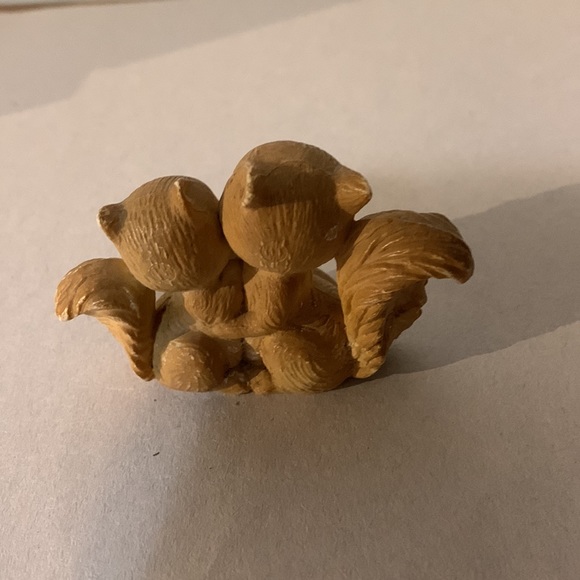 Small squirrel ornament, decor, accent piece, Knick knack, 1 3/4” - Picture 4 of 6